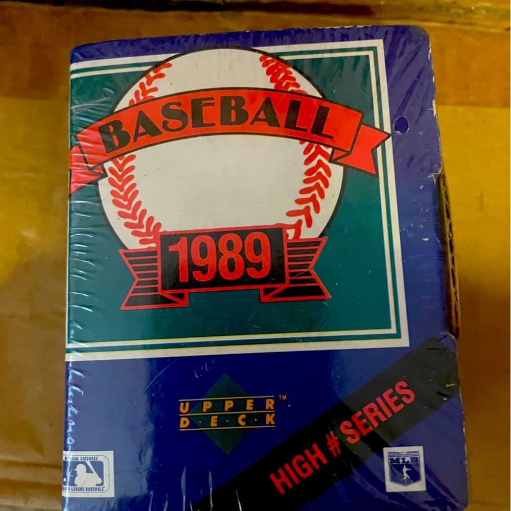 Sealed box upper deck high number assortment team logo halogram cards
